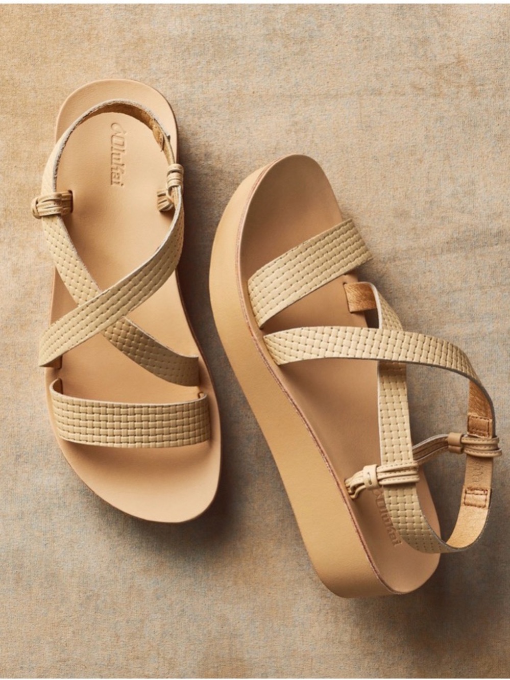 NWT OluKai 'Ōnohi Strappy Leather Platform Sandals Warm Beige Women's 11